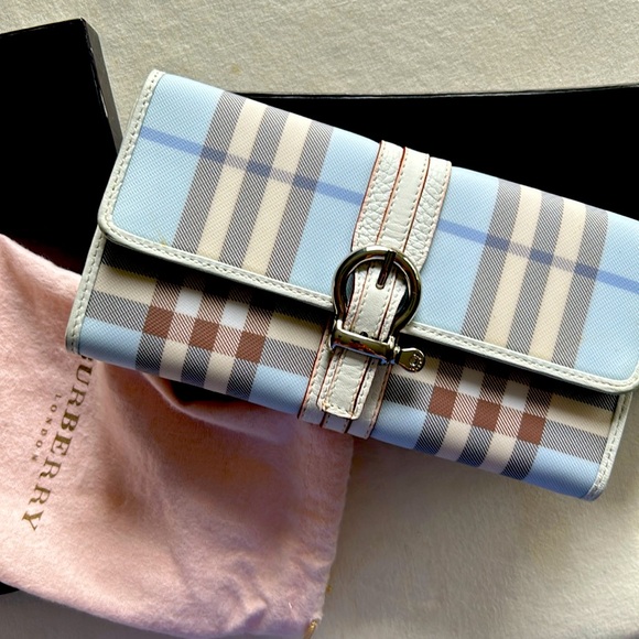Burburry wallet - Picture 1 of 4
